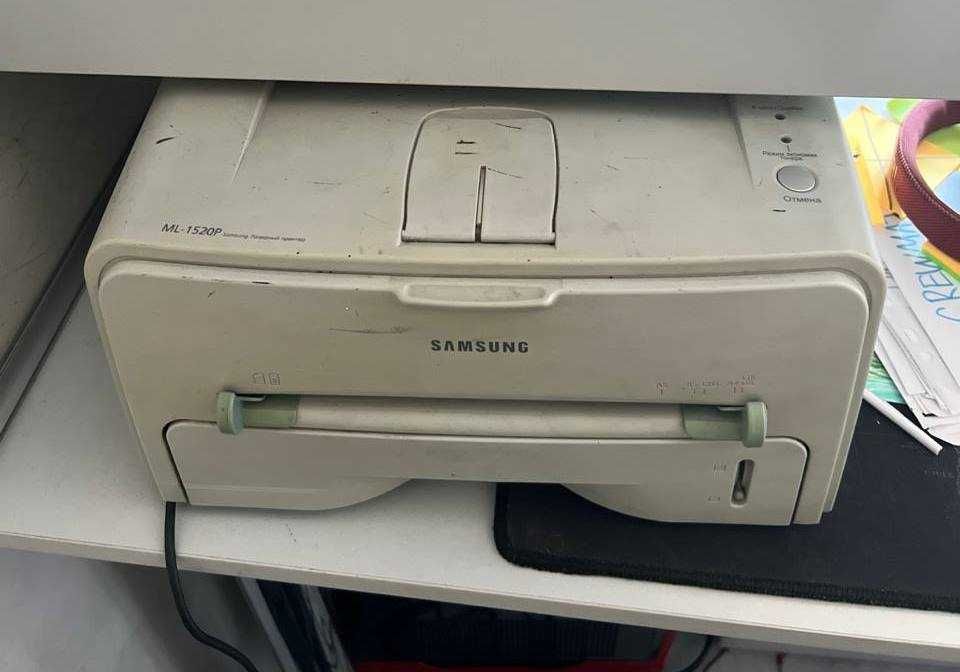 Лазерный принтер Samsung ML-1520P