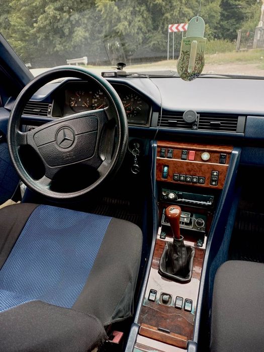 Mercedes benz w124 +extra un motor 2,5 Turbo diesel cu cutie