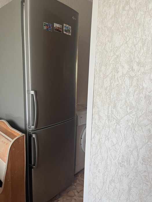 Холодильник LG в отл состоянии