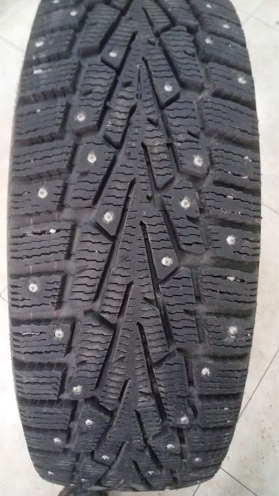 Шины почти новые отьездил 2 месца