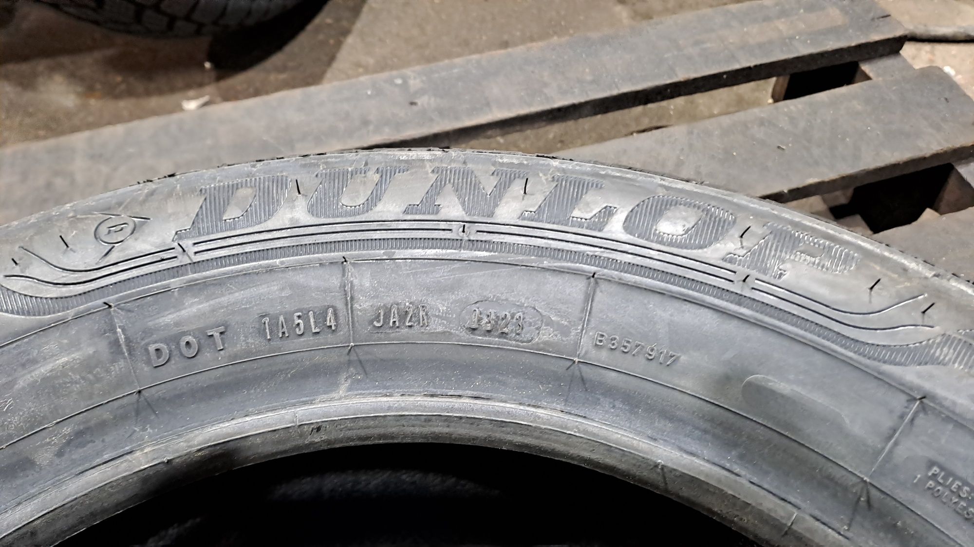 1бр. Нова 195/65/15 Dunlop Sport Bluresponse