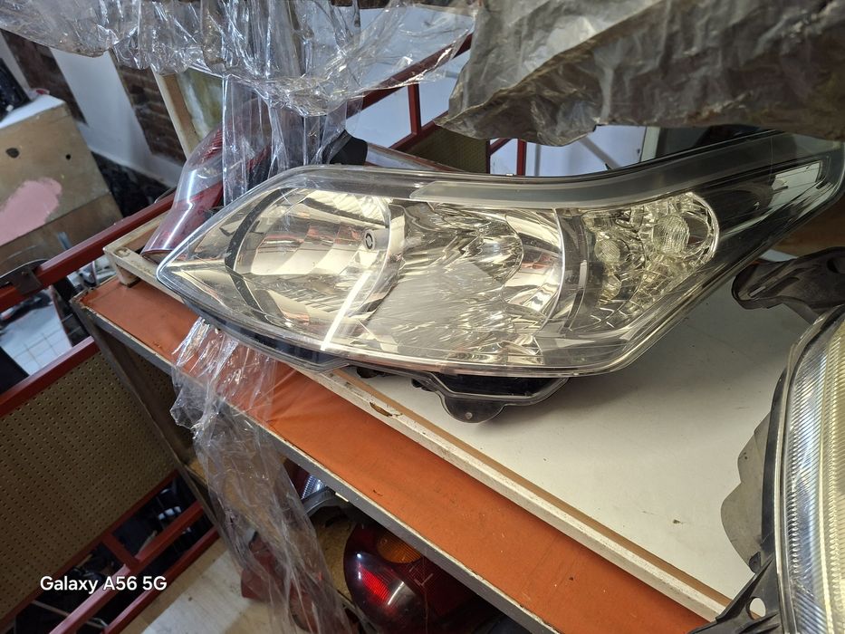 Оригинален фар Citroën C4  лявVALEO