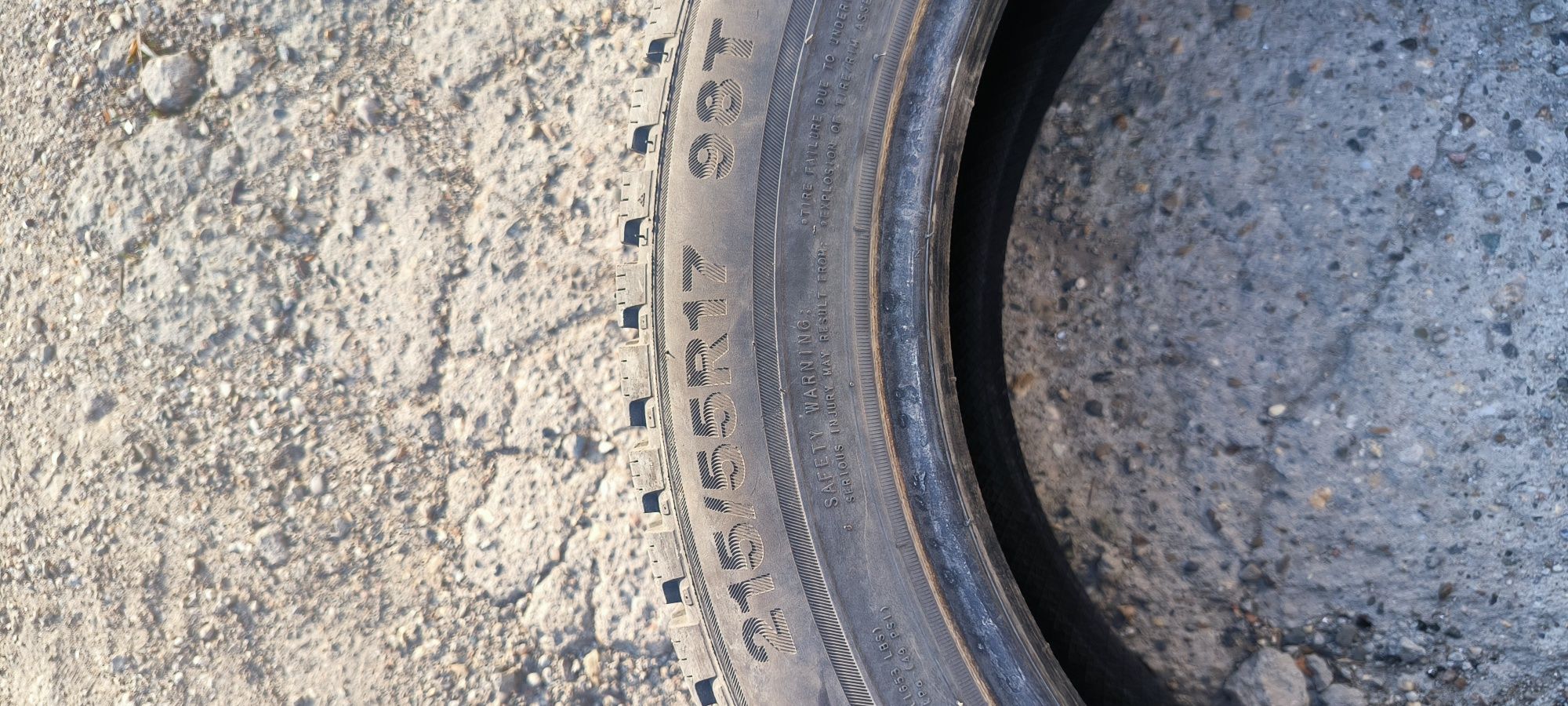 Продам резину Triangle ice link 215/55/R17