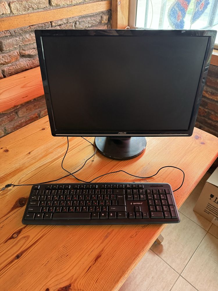 Монитор Asus и клавиатура Gembird