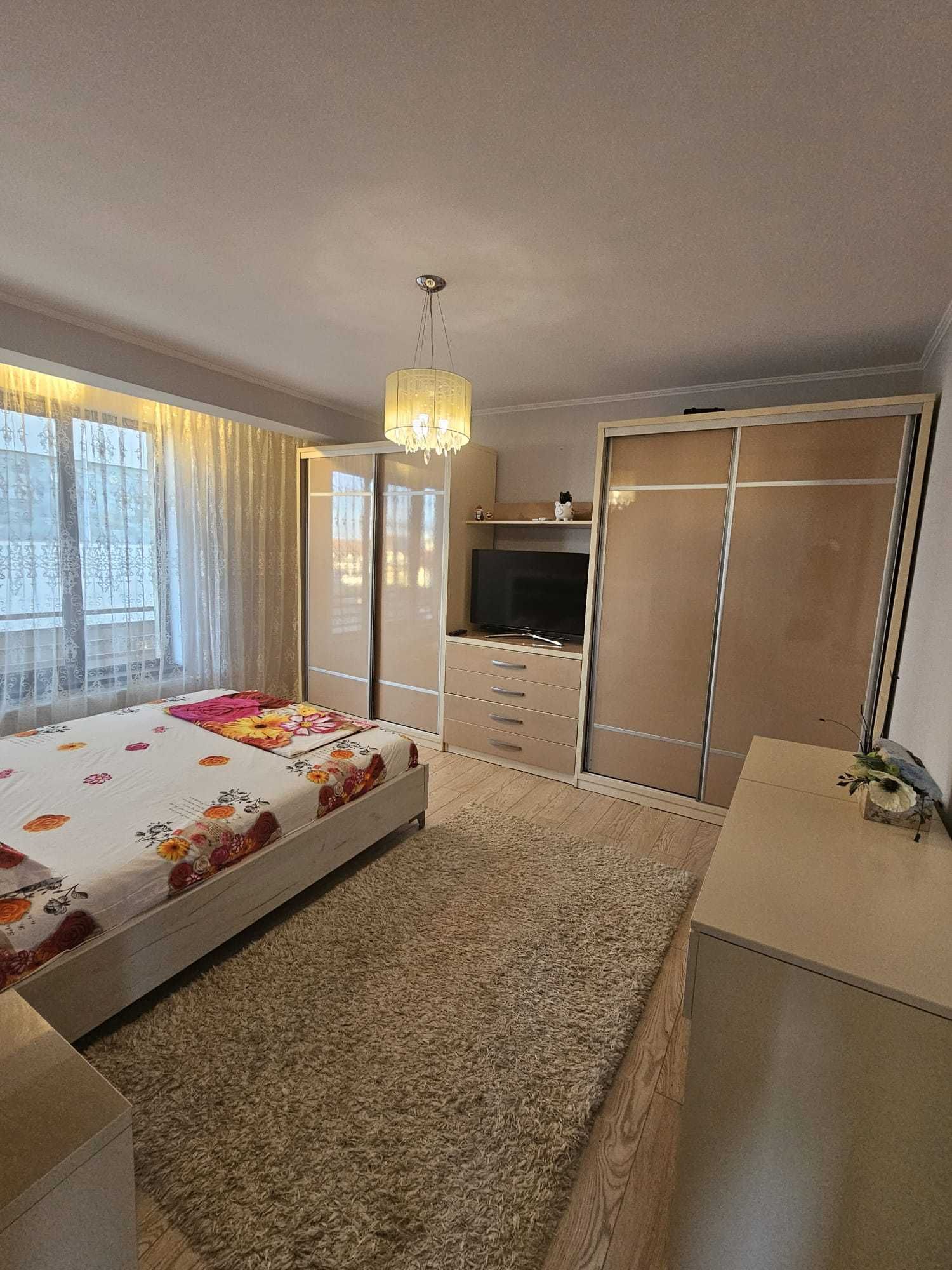 Inchiriez casa cu foisor in curte in Mamaia Nord langa Alezzi