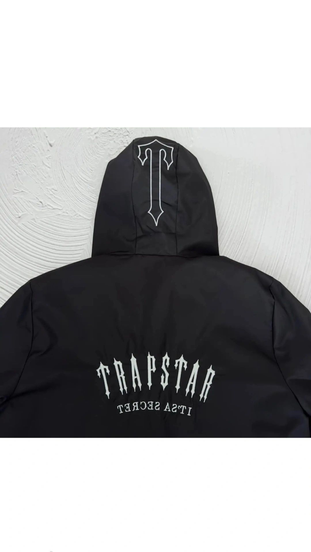 Черна Trapstar ветровка