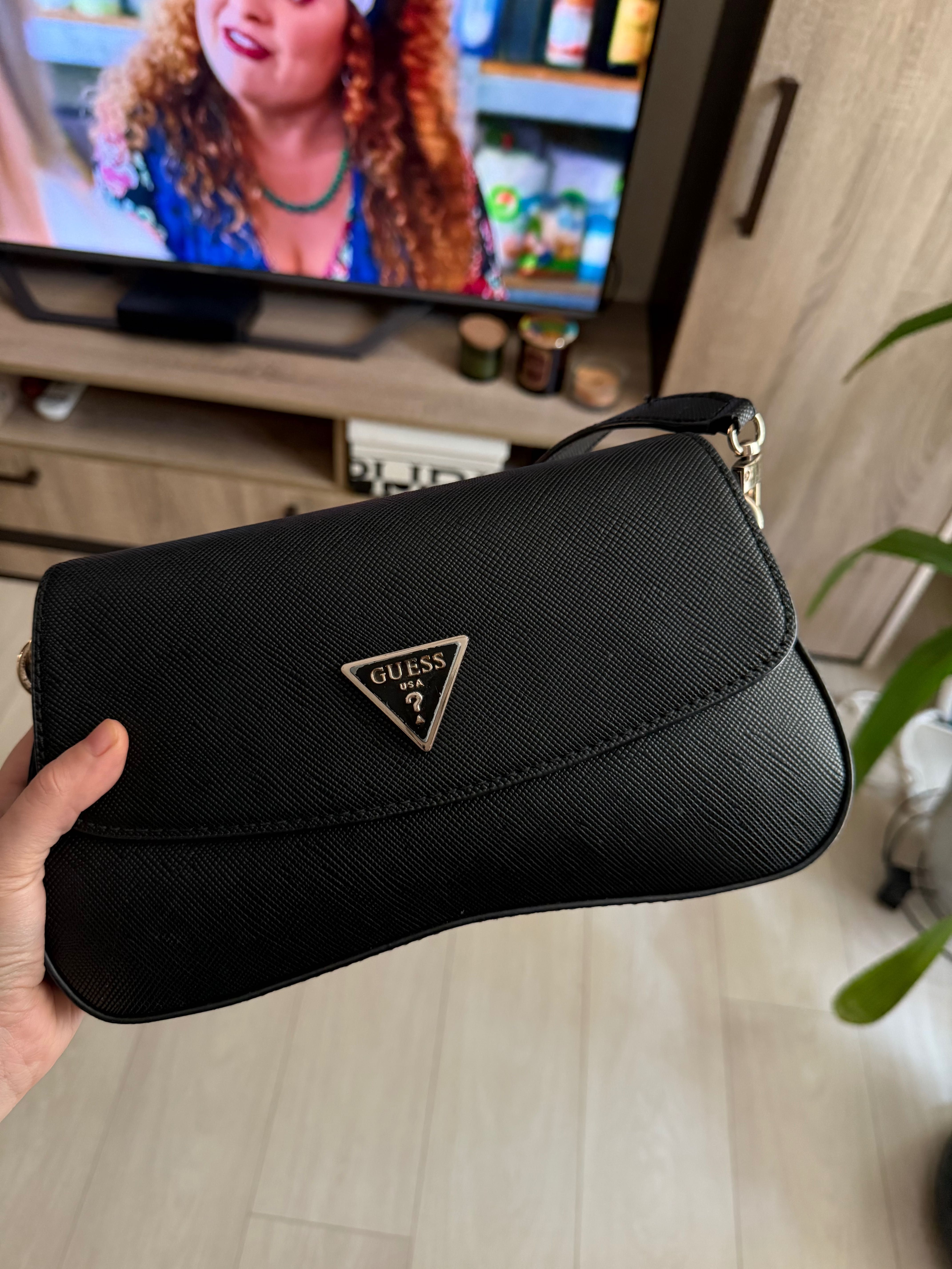 Оригинална чанта Guess