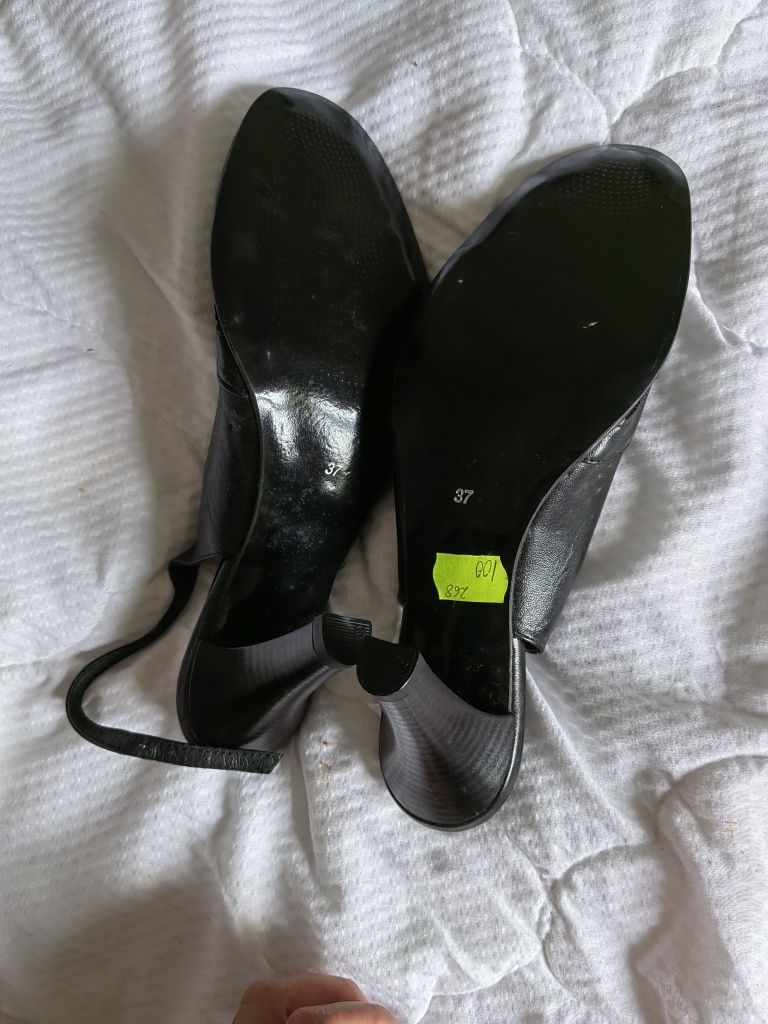 Pantofi de piele noi, foarte comozi, potriviti pentru 36