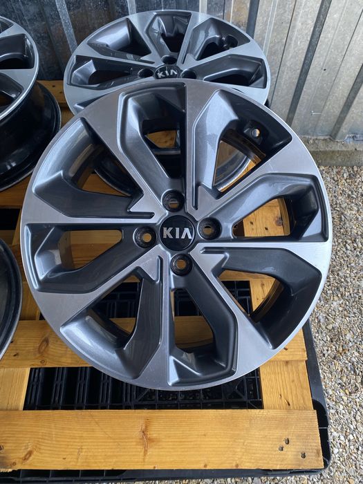 17 цола 4 х 100 мм Киа Рио , Стоник , Kia Rio , Stonik