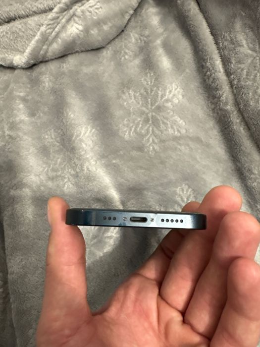 Vând IPhone 13 128 Gb