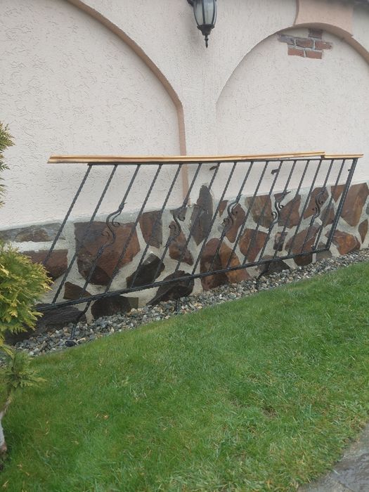 Balustrada 225 cm +8 balustrii