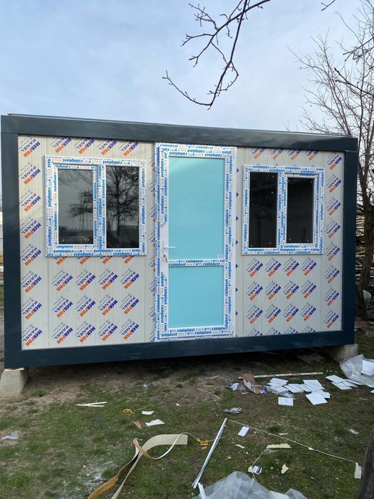 Containere modulare tip birou,vitrina,case