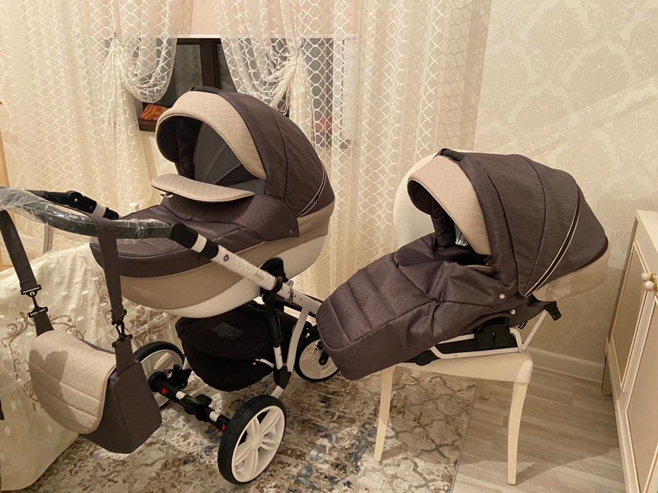 Коляска 2в 1 в очень зорошем состояиний