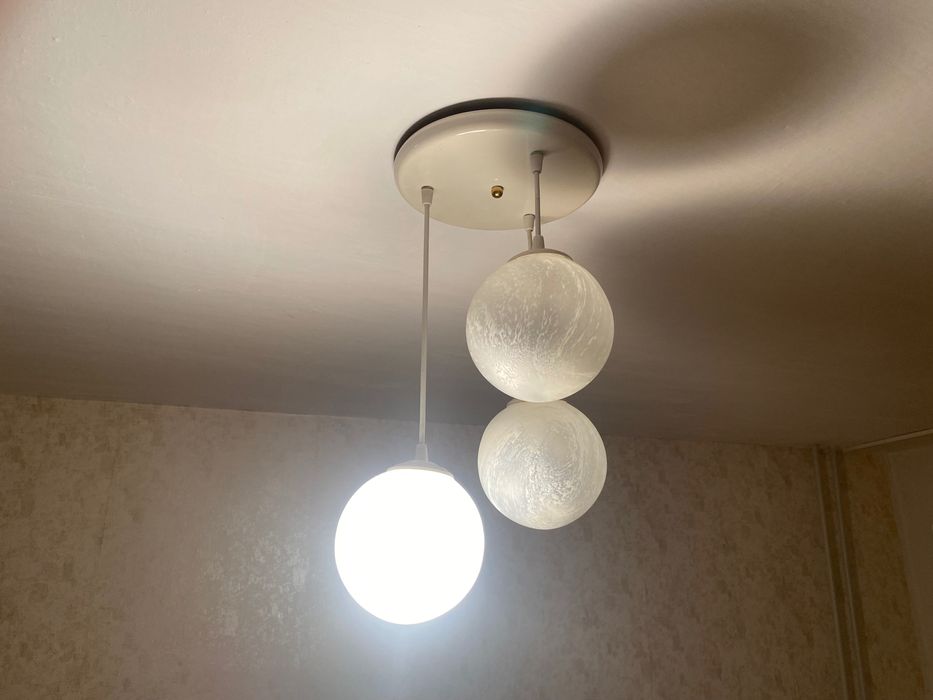 Продам люстру б/у