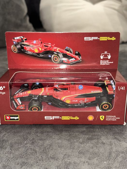 Модел на Ferrari SF24 с дистанционно управление