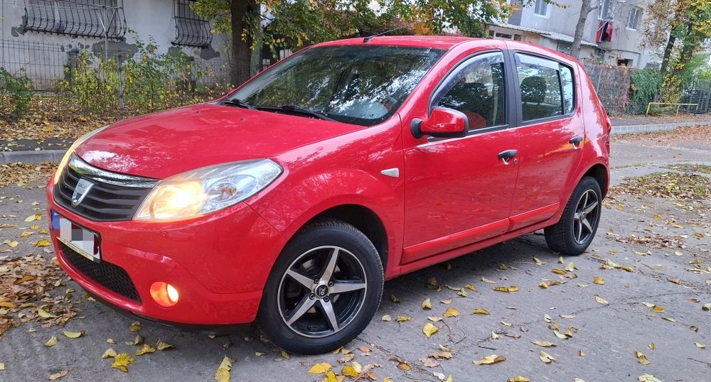 Dacia Sandero 1.4i cu 65.000 km, stare buna, aer conditionat