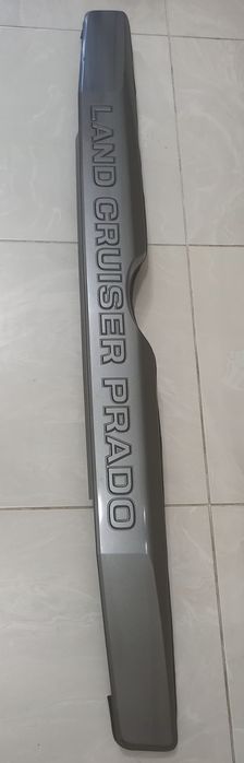 Продаётся задняя накладка на Land cruzer Prado
