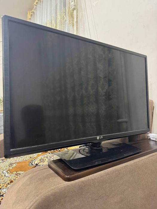 продается телевизор LG