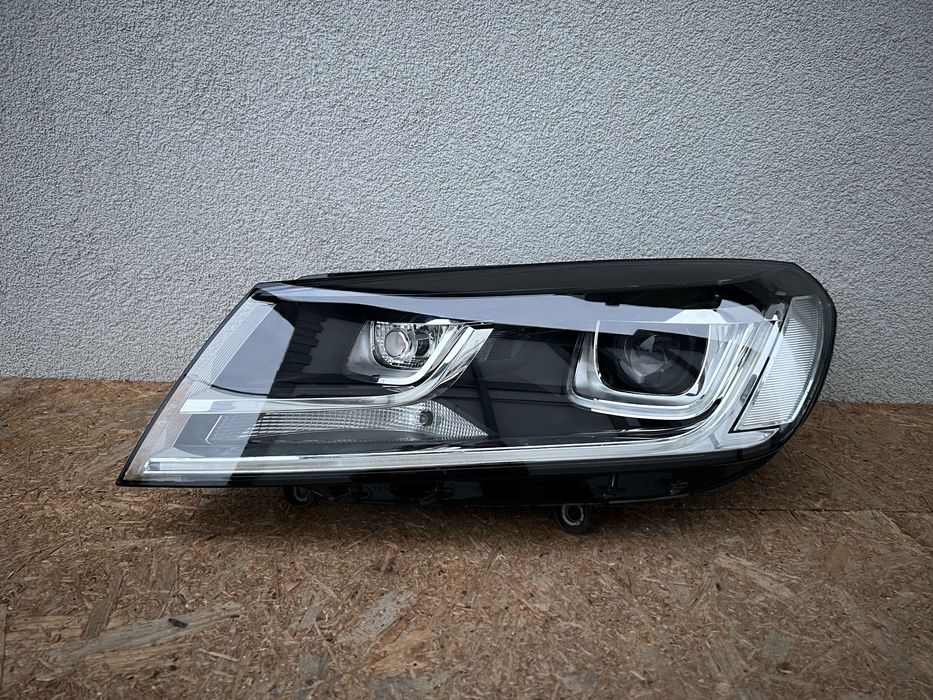 Far stanga VW Touareg 7P Facelift 2015-2018 Xenon + LED Original Europ