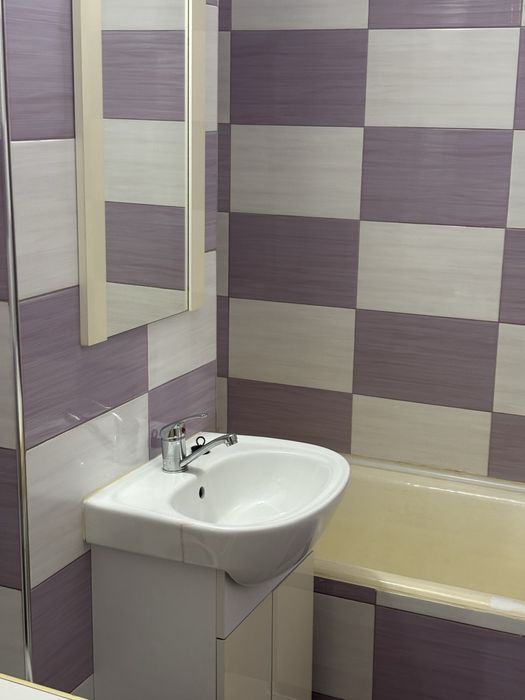 Inchiriez apartament