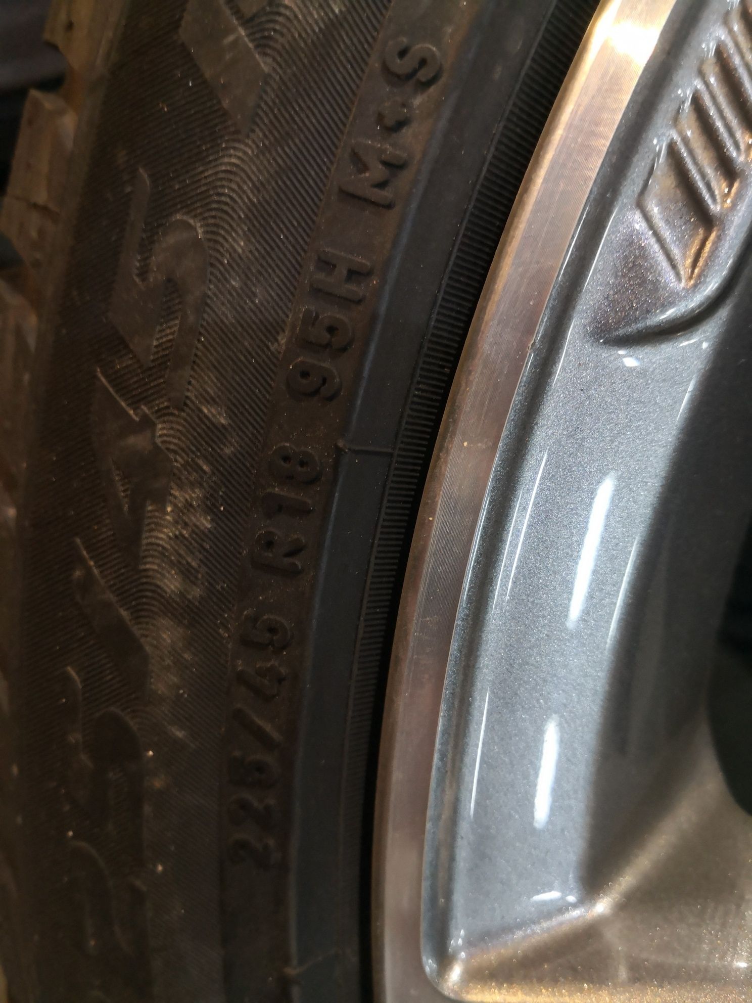 225 45 18 цола гуми Pirelli dot 19 20