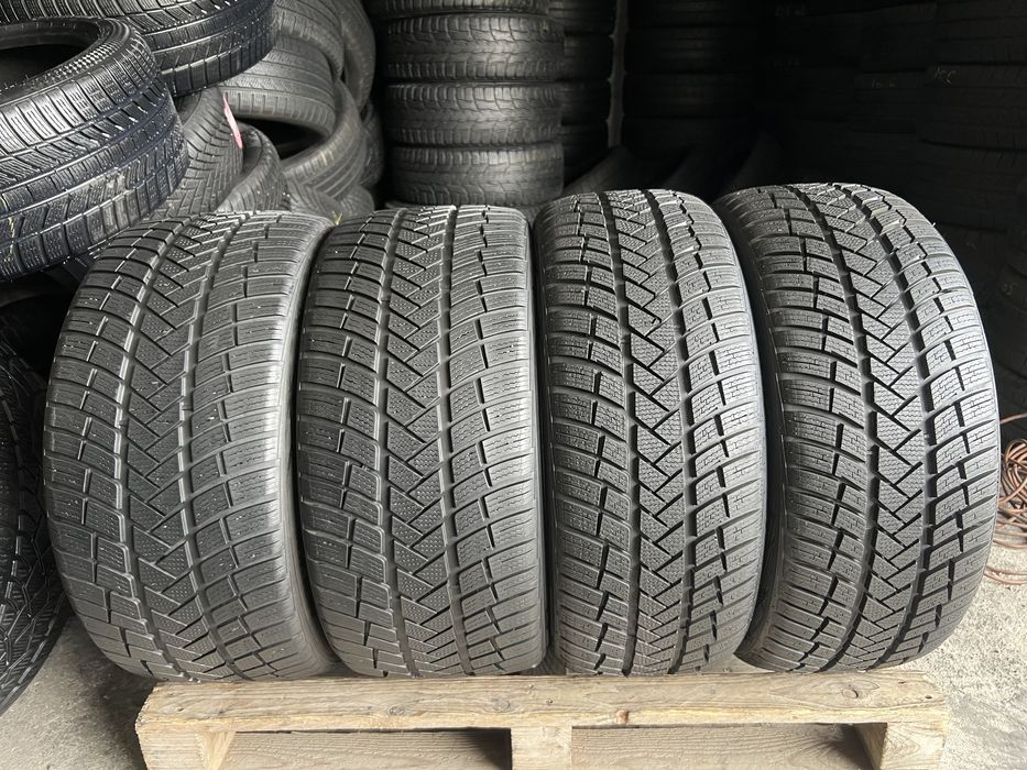 4 anvelope de iarna 245/40/18+225/45/18 Vredestein!