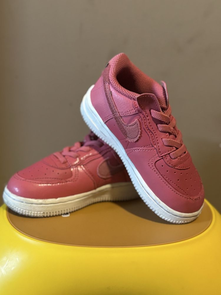 Детски спортни обувки Nike