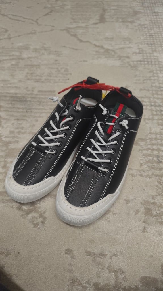 Кроссовки Gucci с кожей 43 размер