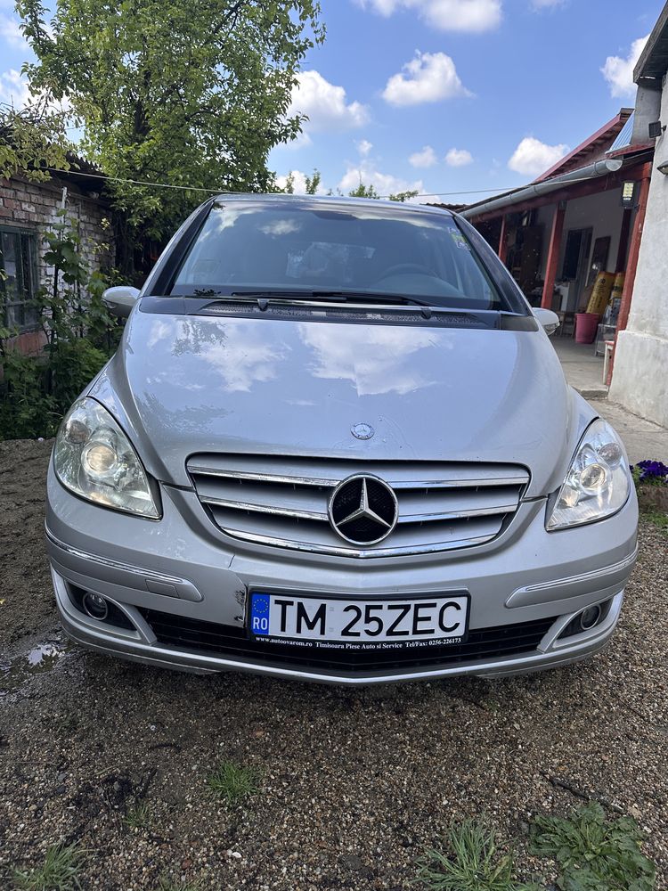 Vand mercedes 180 b Sport 2.0