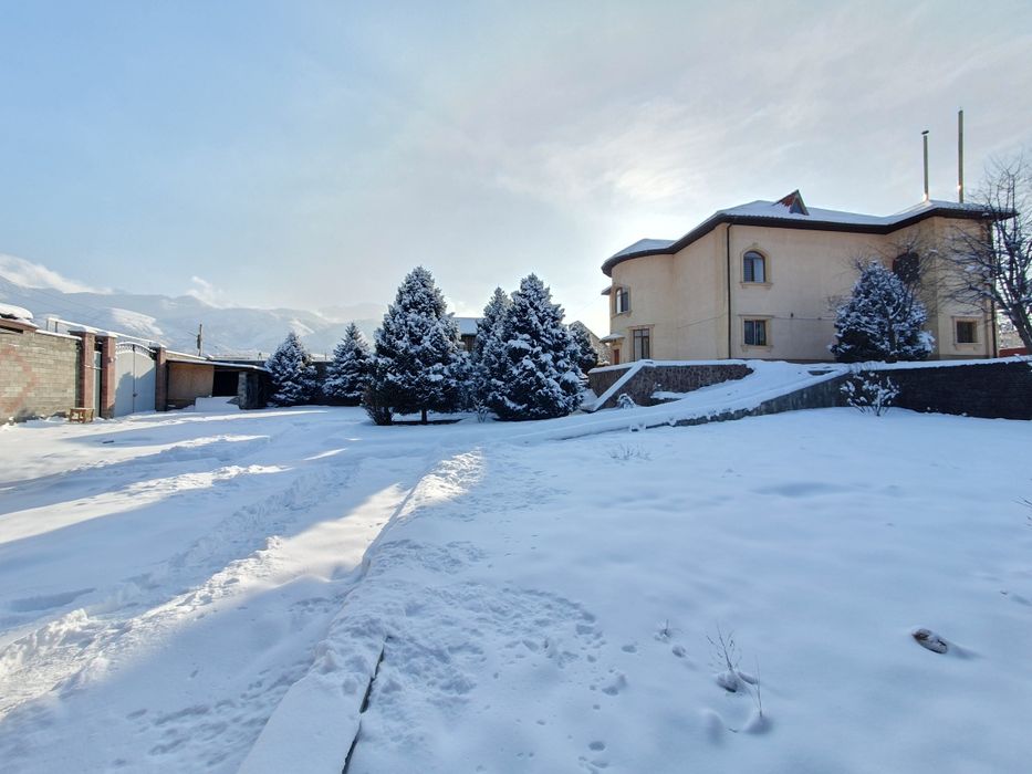 Дом (450 кв), участок 30 сот, с бассейном 72кв, Талгар (Инкубатор)