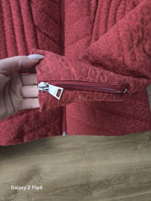 Продавам оригинални якета на Guess и Just Cavalli