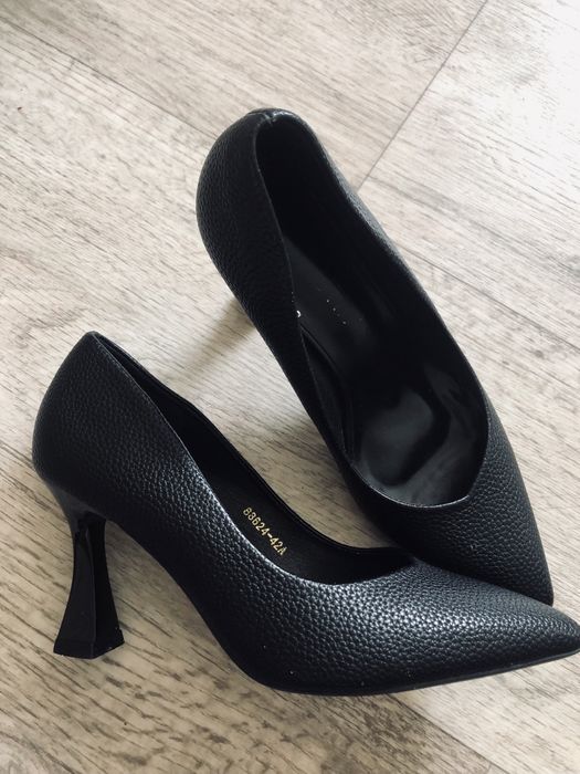 Продам женские туфли р»