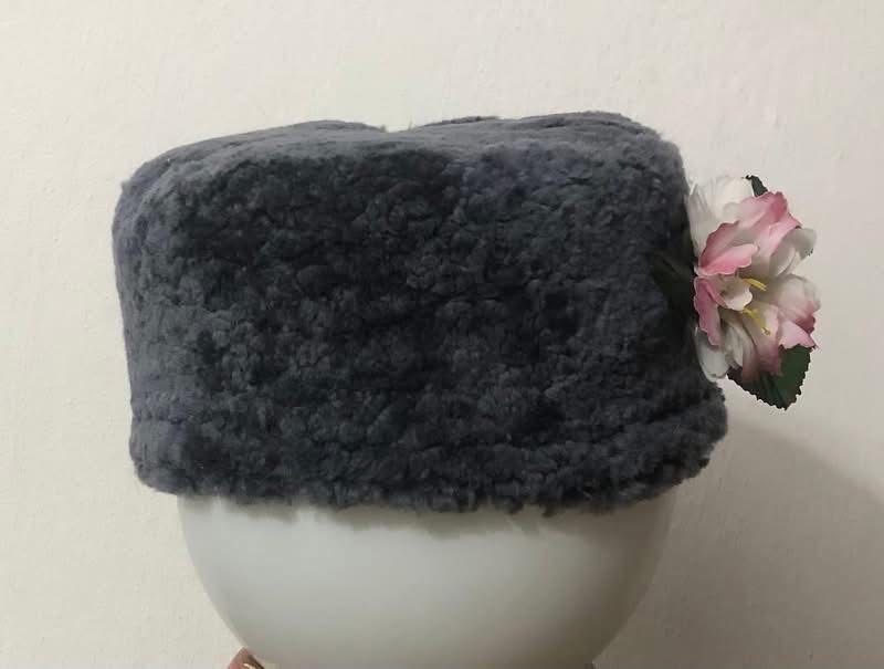 Калпак от кожа за носия