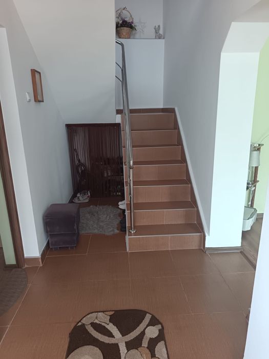 Casă cu etaj, utilată complet