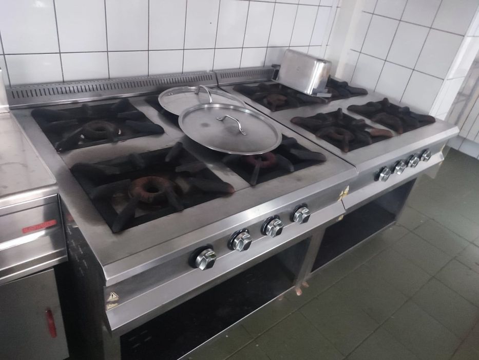 Mașina gătit cu 4 ochiuri, din inox, cu banc, de putere