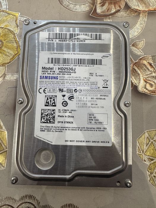 Жоский диск (WD) на 1 тб, и на 256 гб