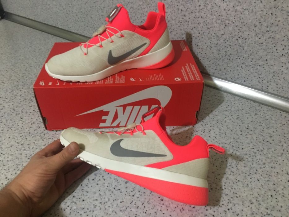 НОВО *** Оригинални Nike CK Racer / Brown Solar Red Chrome Dust