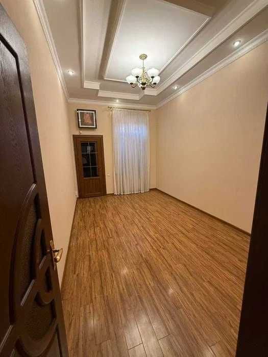 Сдается в аренду дом! 6- комнат, 300 кв.м Мирзо-Улугбекский р-йн ТММ