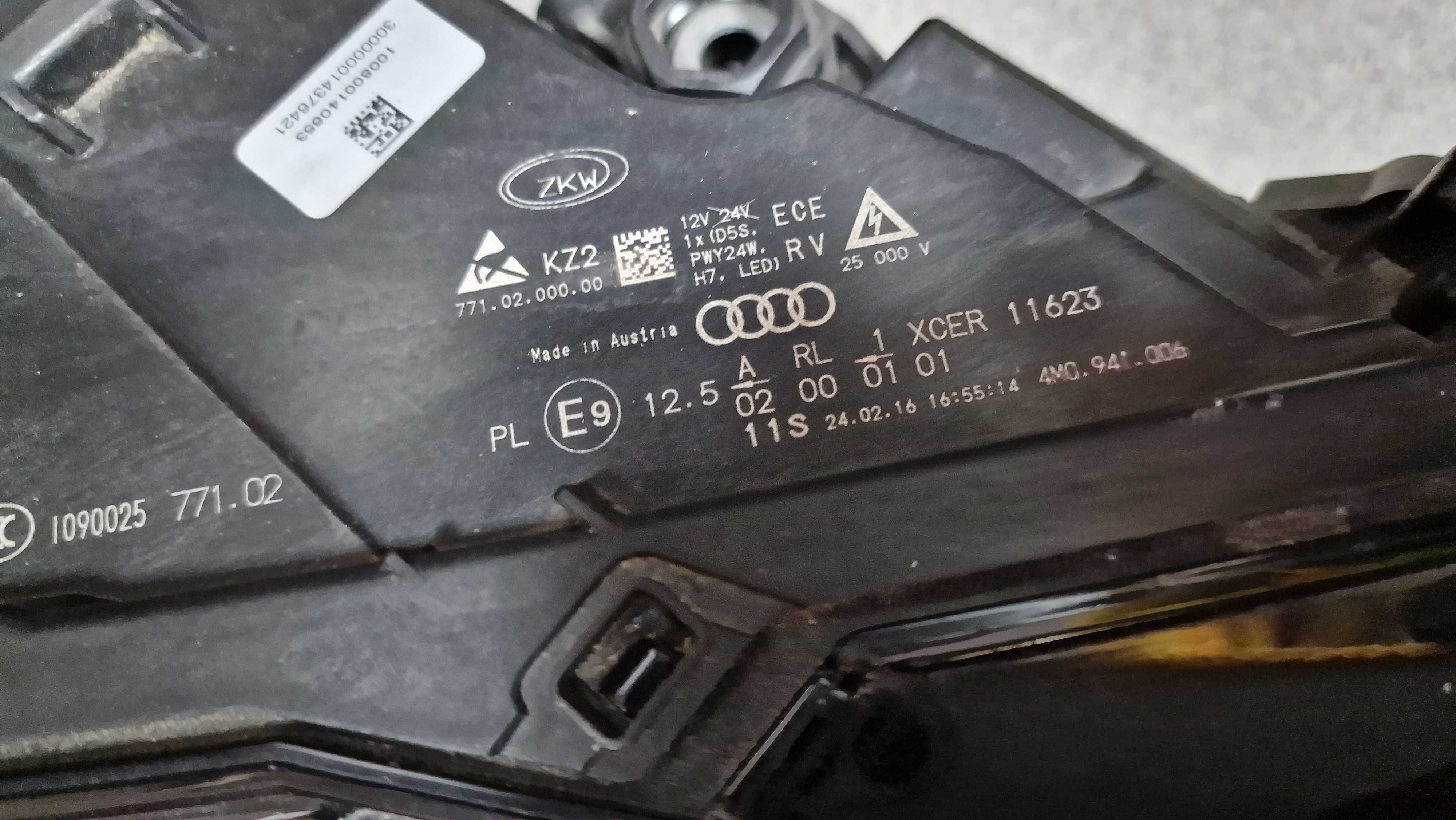 Ауди Кю 7 Кю7 ксенон ляв десен фар Audi Q7 xenon far Valeo 4L0941003A