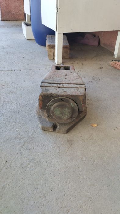 Токарный тиска состояние идеальное