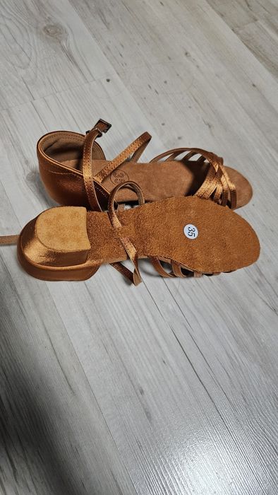 Детски обувки за танци