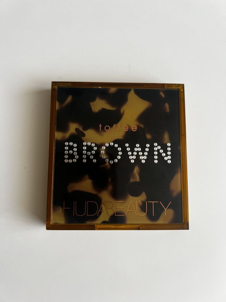Huda Beauty - Toffee Brown