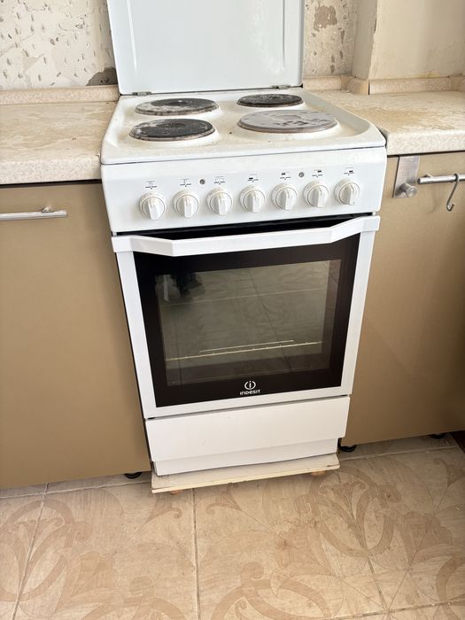 Продается плита с духовкой