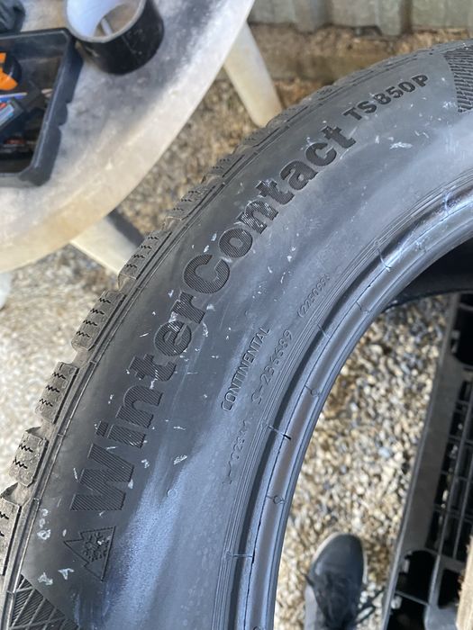 215/55/17 Зимни Континентал