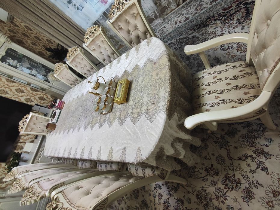 Стол для гостиной в хорошем качестве