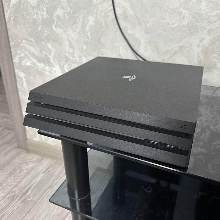 ps 4 pro 1 тб с 2 джойстиками