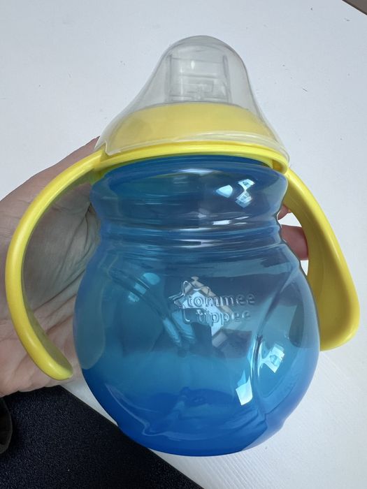 Cană Tommee Tippee nefolosita– duză silicon moale, anti-vărsare