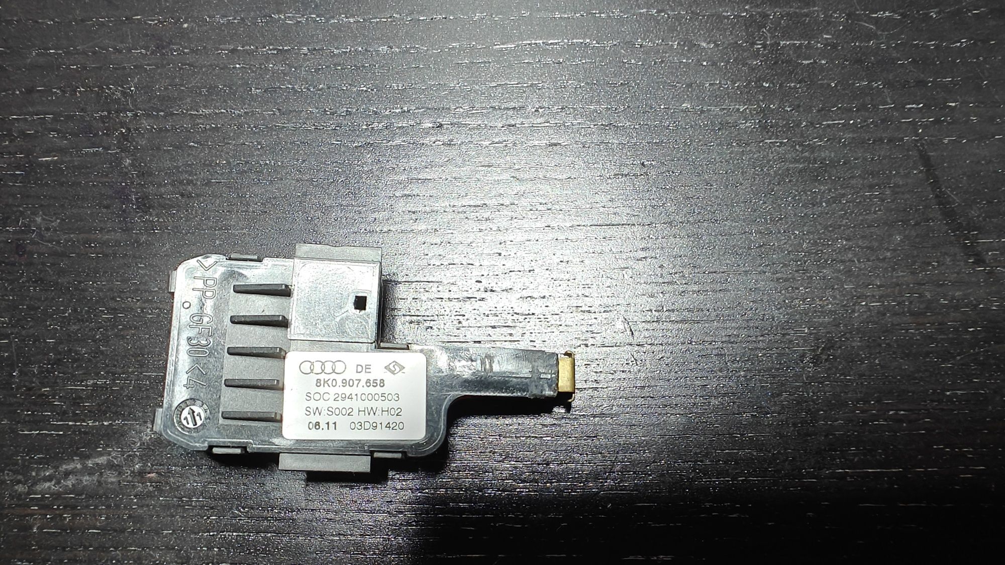 Senzor umiditate Audi 8K0 907 658
