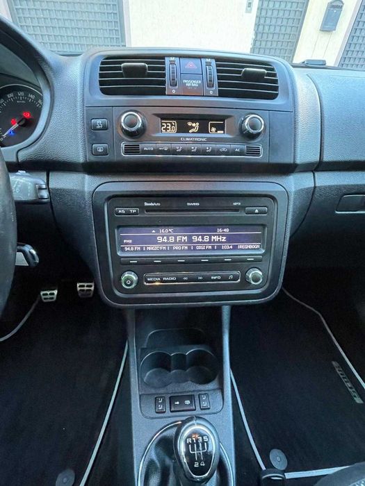 Inchiriez auto skoda fabia 2012,pretabila și pentru glovo, bolt,  uber