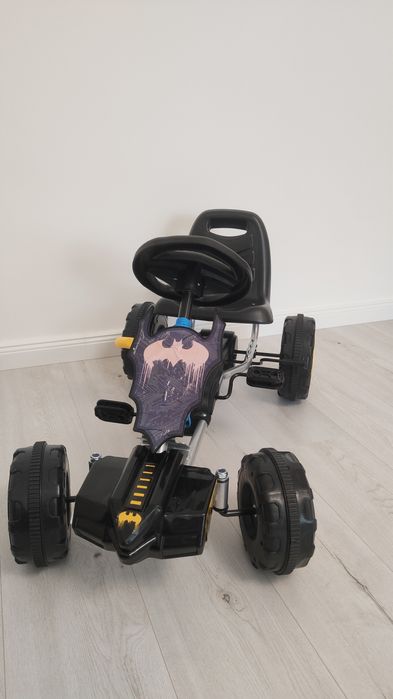 Cart Batman cu pedale pentru copii